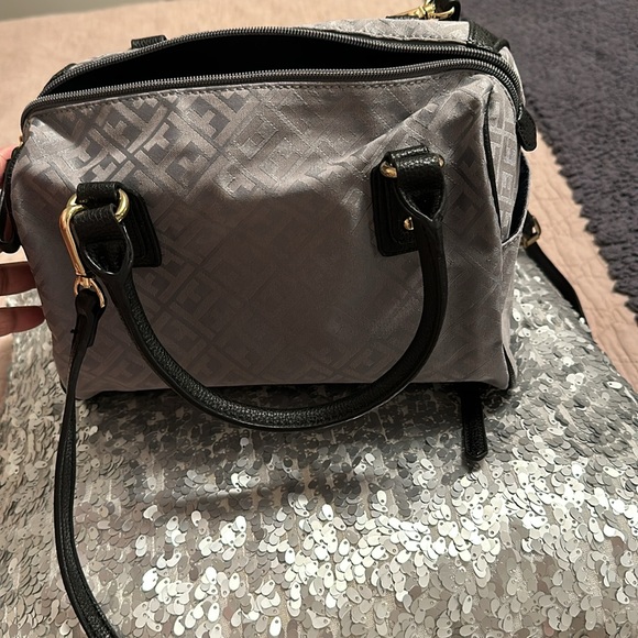 Stunning authentic Vintage Tommy Hilger  Crossbody! - Picture 3 of 3